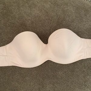 Victoria’s Secret strapless bra